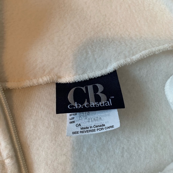 Cape Winter White never worn. CB Casuals one size. - Picture 5 of 7